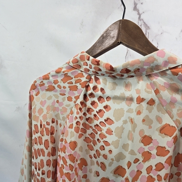 CAbi Shirt Womens Small Blouse Pink Go To Button Up Leopard Smudge 6081 - Picture 6 of 13